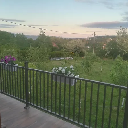 別荘 Banjska Brvnara